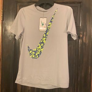NWT Nike boys dri-fit tee.  SZ XL